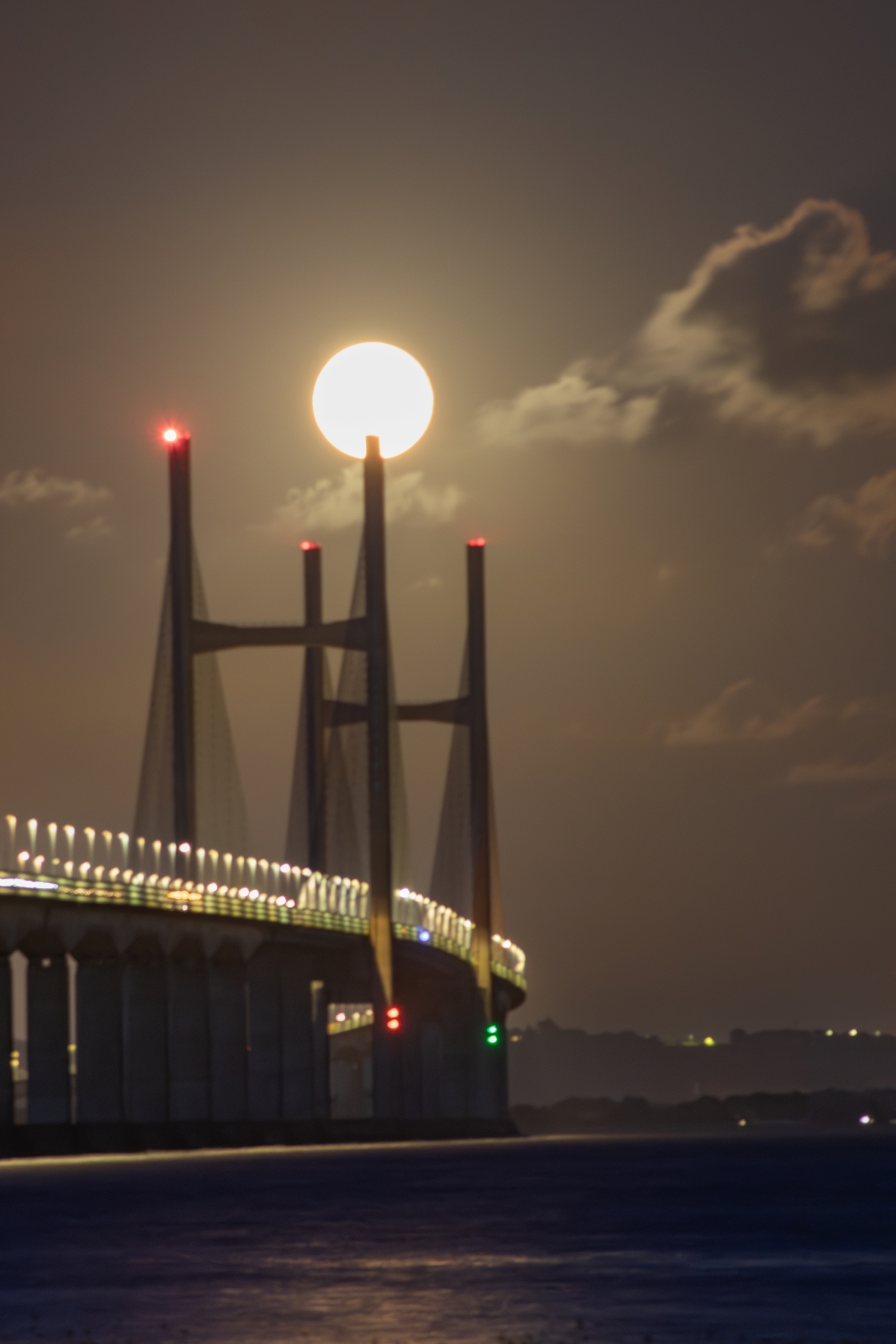 Severn Bridge Super Blue Moon-2.JPG