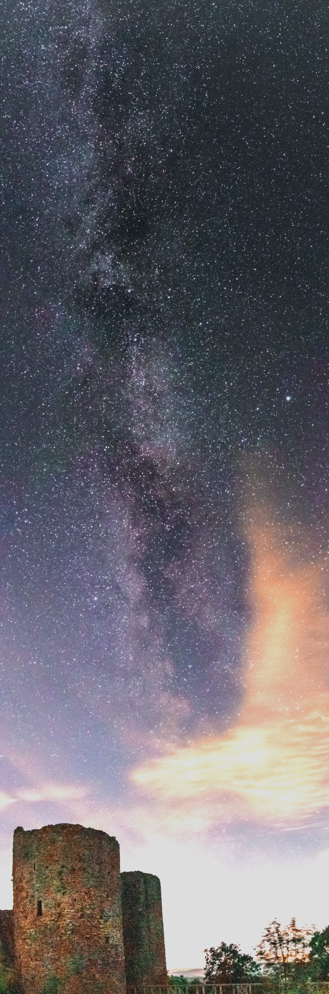 Whitecastle Milky Way Vertical Compressed (2).JPG